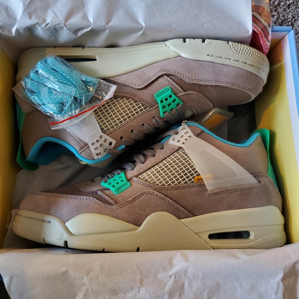 Jordan 4 Union LA Taupe